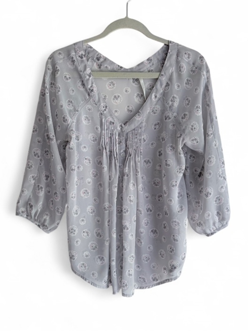 LC Lauren Conrad Gray Floral V Neck Lightweight Shirt with 3/4 Sleeves Size M